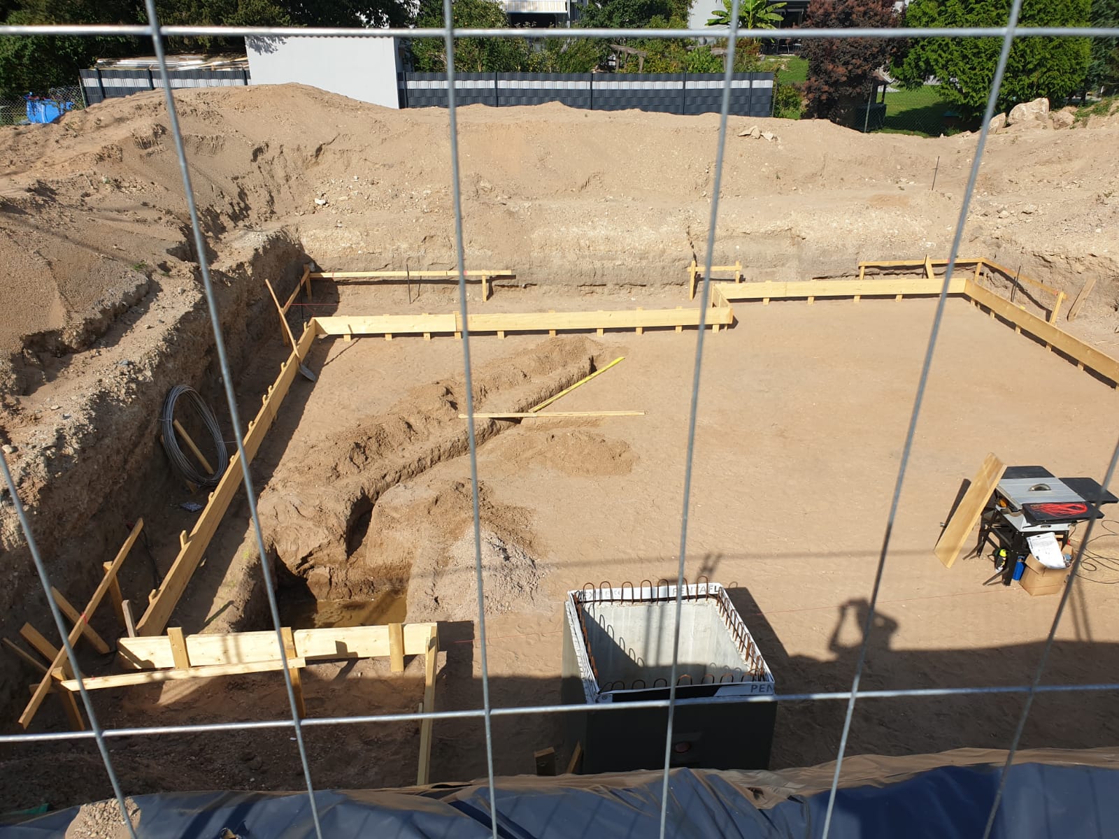 Baugrundvorbereitung beim Neubau eines Einfamilienhauses mit Garage in Karlsruhe (Baden-Württemberg)
